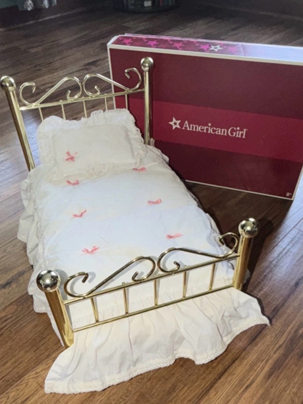 Vintage American Girl Samantha’s Brass Bed w/mattress, bedding & box